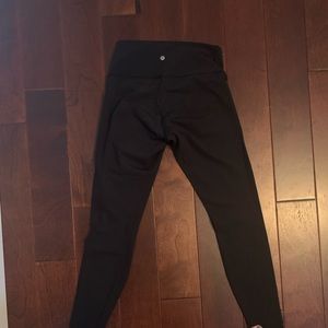 Lululemon wonder under